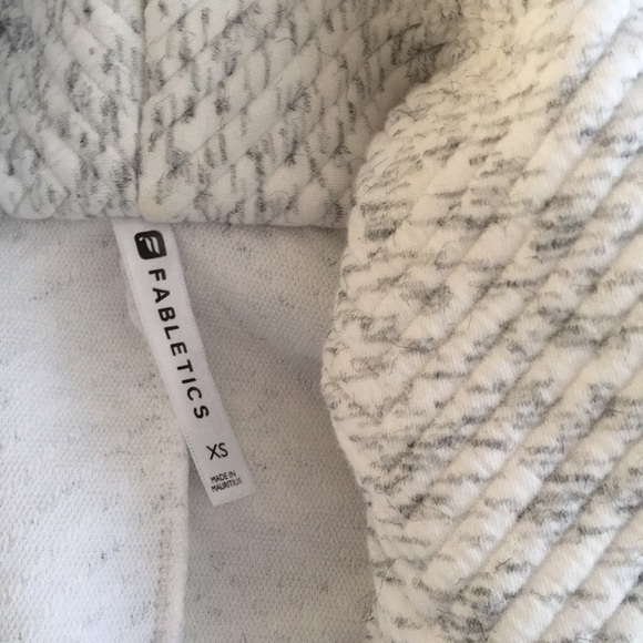 Fabletics Shacket - Picture 3 of 6